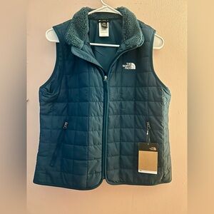 The North Face Women’s Junction Insulated Vest – Medium